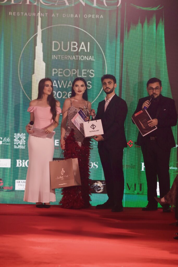 Как прошла премия DUBAI INTERNATIONAL PEOPLE’S AWARDS 2026 и показ от STOPYCHEVA в самом сердце Дубая.