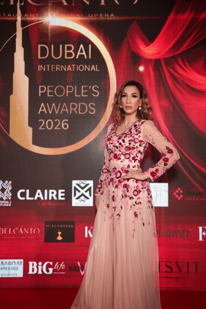 Как прошла премия DUBAI INTERNATIONAL PEOPLE’S AWARDS 2026 и показ от STOPYCHEVA в самом сердце Дубая.