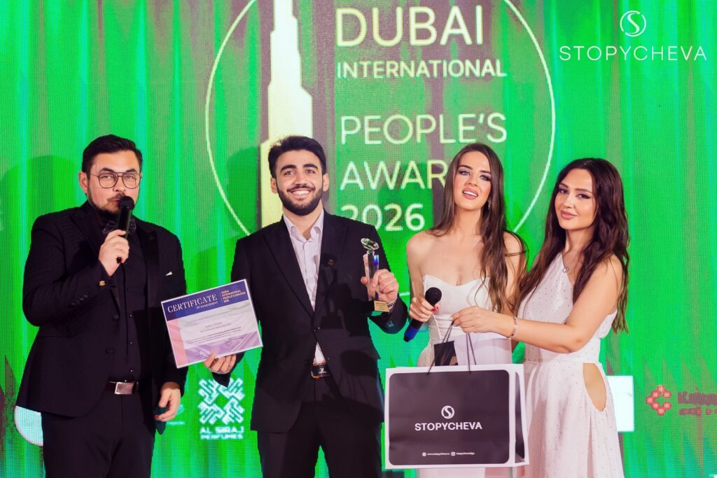 Как прошла премия DUBAI INTERNATIONAL PEOPLE’S AWARDS 2026 и показ от STOPYCHEVA в самом сердце Дубая.