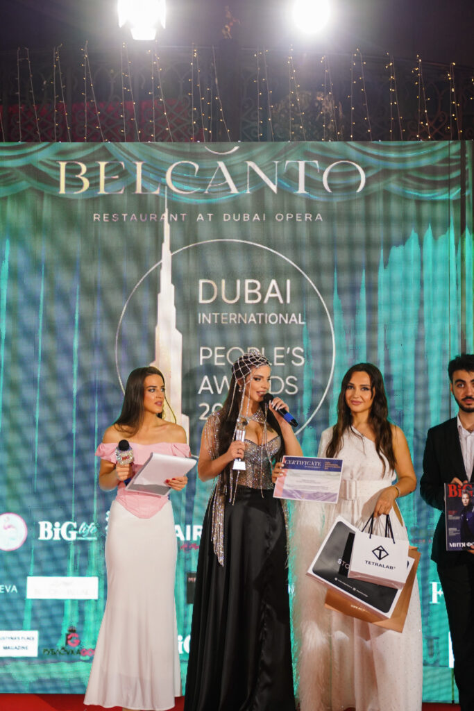 Как прошла премия DUBAI INTERNATIONAL PEOPLE’S AWARDS 2026 и показ от STOPYCHEVA в самом сердце Дубая.