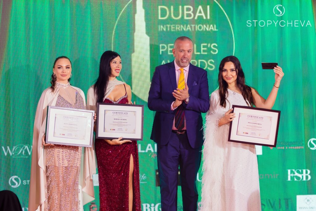 Как прошла премия DUBAI INTERNATIONAL PEOPLE’S AWARDS 2026 и показ от STOPYCHEVA в самом сердце Дубая.