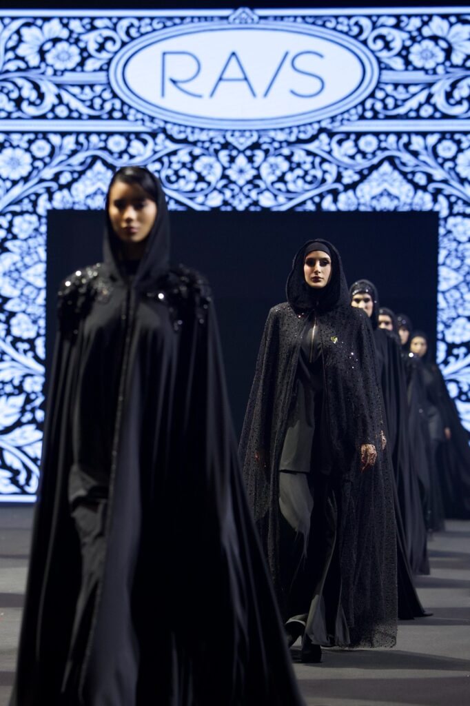 В Дубае прошёл международный fashion-показ Fashion Factor, собравший дизайнеров и представителей индустрии моды из разных стран.