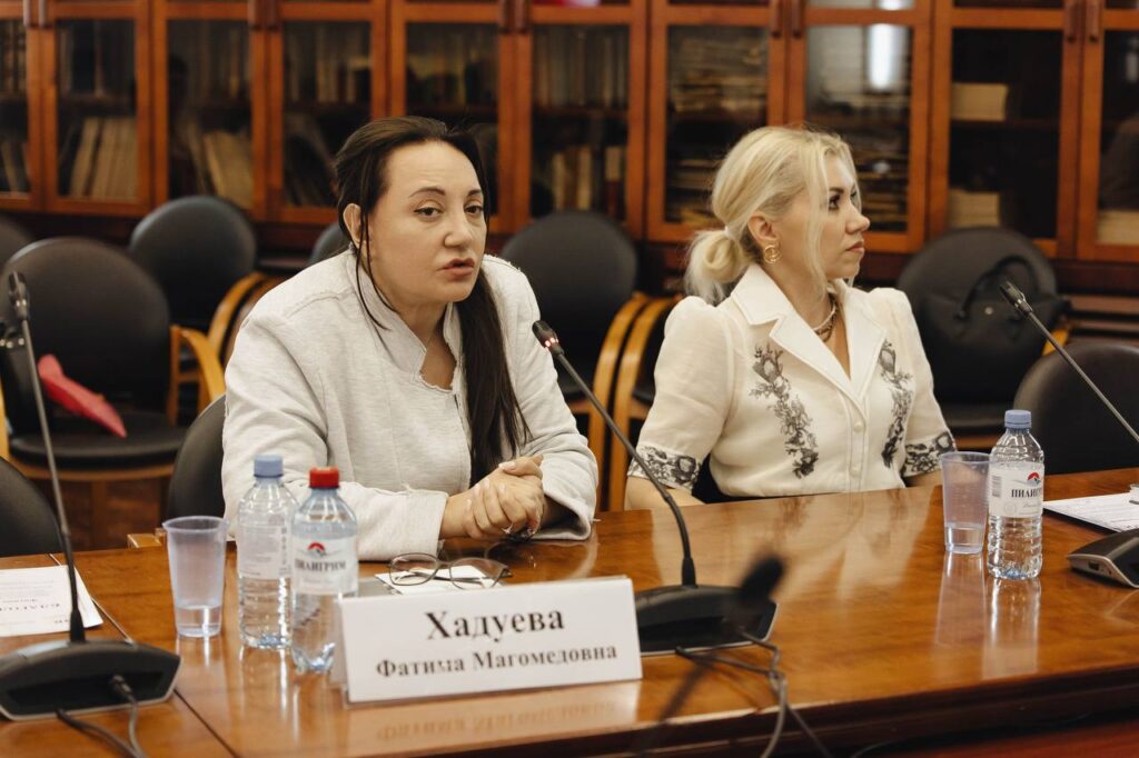 Законодательное регулирование употребления приставки «нейро» обсудили в ТПП РФ.