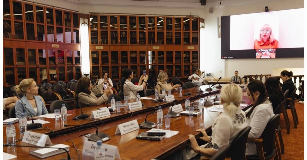 Законодательное регулирование употребления приставки «нейро» обсудили в ТПП РФ.
