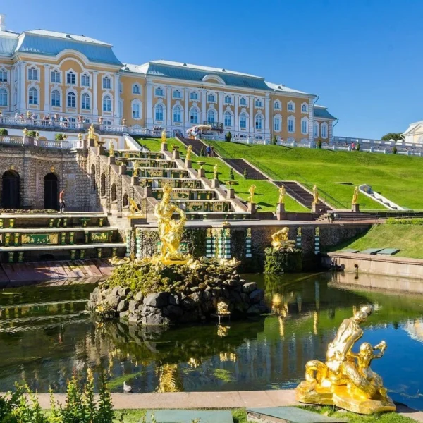 Где жить, если едете в Петербург?